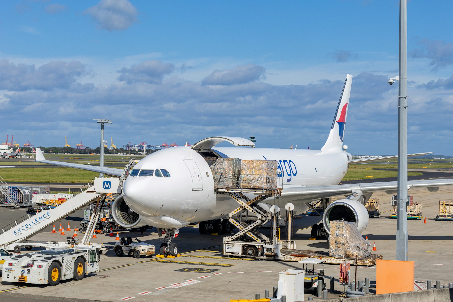 Cargo aircraft and ground handling operations