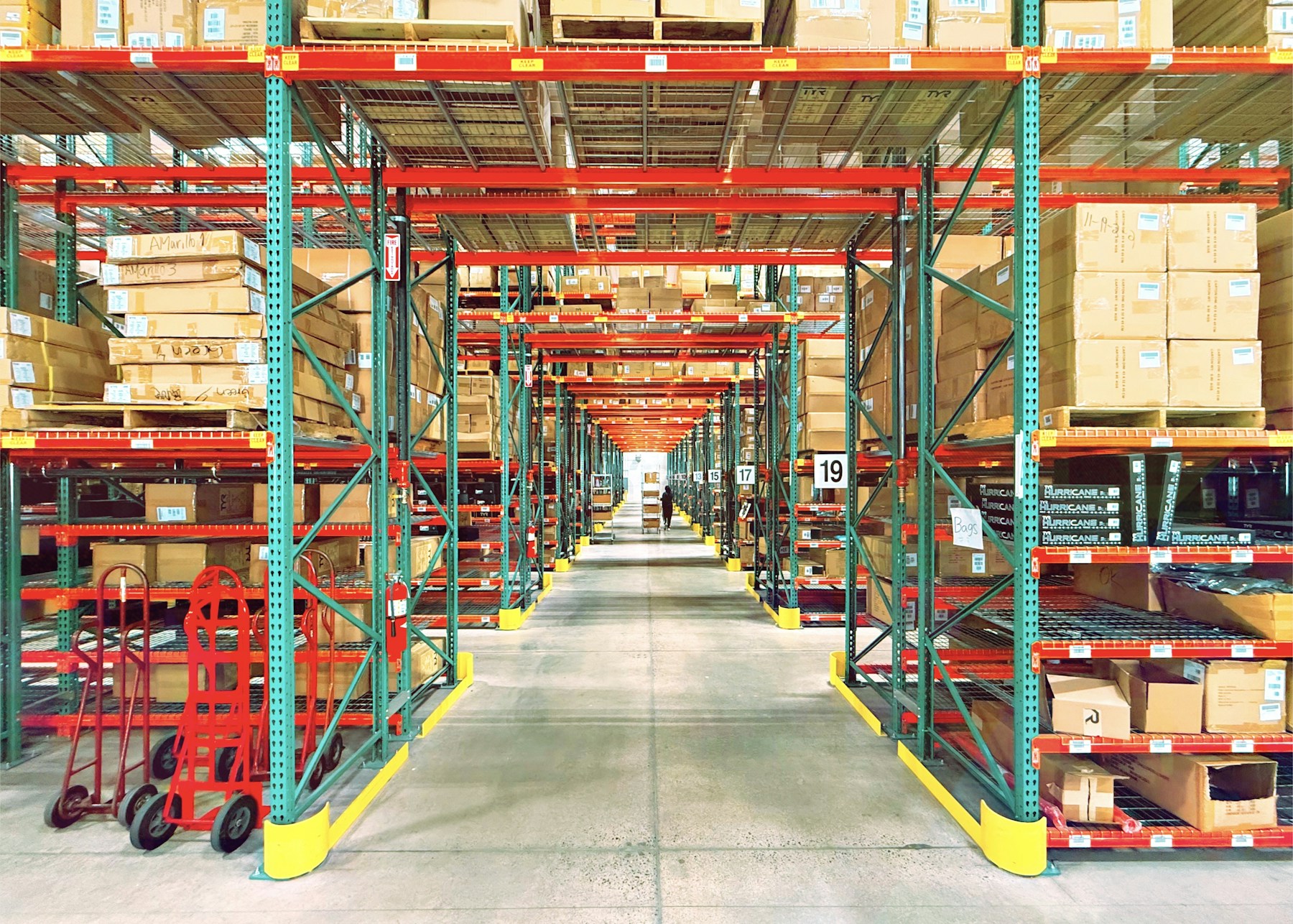 Organised storage and inventory inside a warehouse